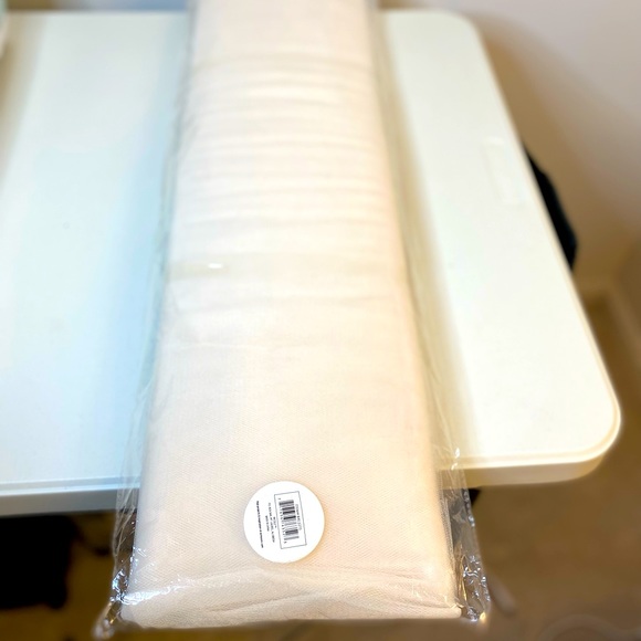 Tulle - Picture 1 of 4